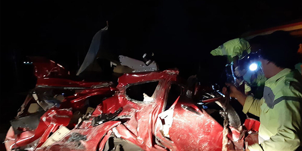 Pasažiera un autobusa vadītāja strīds Indonēzijā izvēršas šausminošā traģēdijā