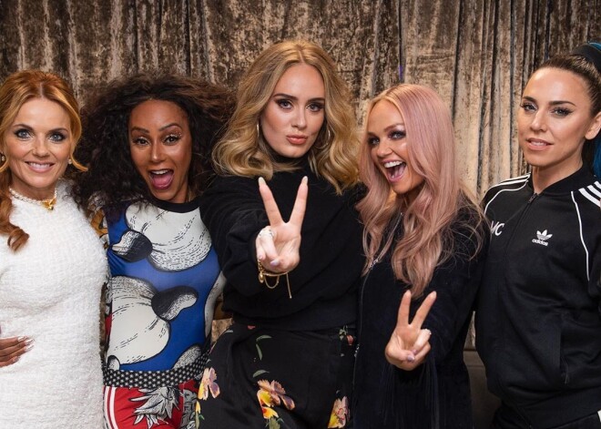 «Плакала, смеялась и кричала»: Адель повеселилась на концерте на Spice Girls