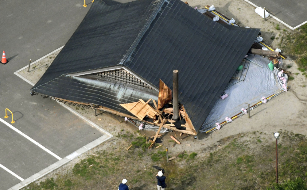Japānas ziemeļrietumos 6,7 magnitūdu zemestrīcē ievainoti 16 cilvēki