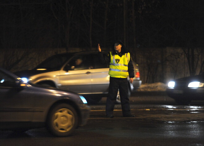 40 eiro kukulis policistam beidzas ar gandrīz 11 000 eiro lielu sodu