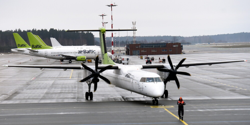 Услуга сопровождения airBaltic: ребенок сам искал встречающего, а документы передали незнакомцу