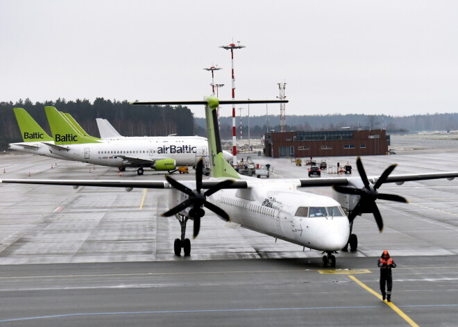 Услуга сопровождения airBaltic: ребенок сам искал встречающего, а документы передали незнакомцу