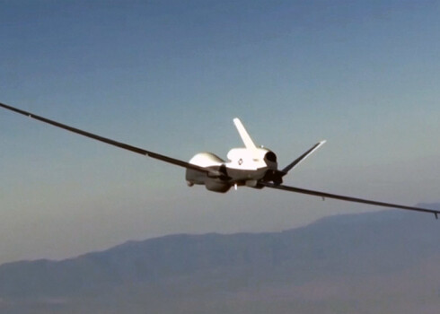 ASV bezpilota lidaparāts "RQ-4 Global Hawk".