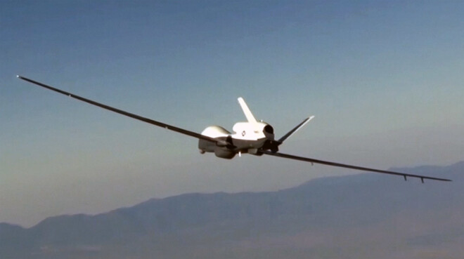 ASV bezpilota lidaparāts "RQ-4 Global Hawk".