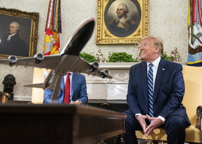 Tramps pirmdien plāno noteikt jaunas sankcijas pret Irānu