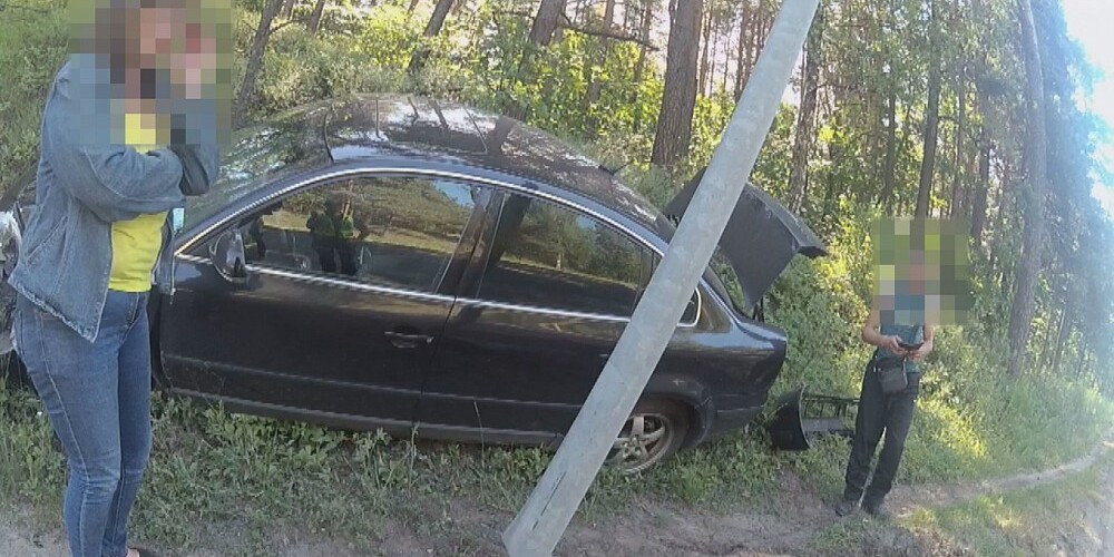 "Животные крики": в Риге пьяного водителя ударила жена и все закончилось аварией