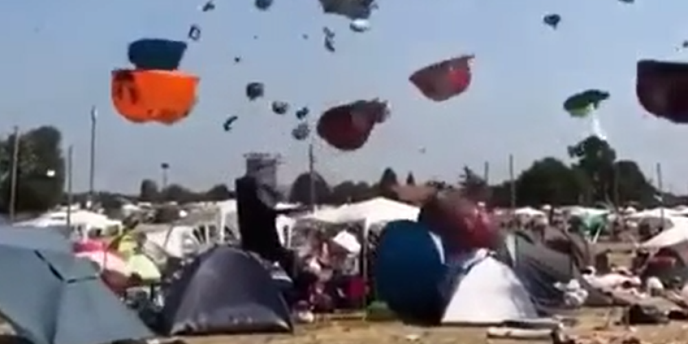 VIDEO: kas notiek, ja vējainā laikā labi nenostiprina telti
