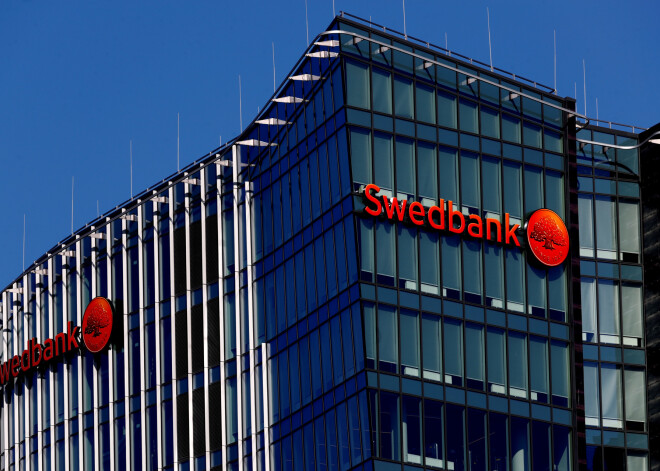 "Swedbank" tuvākajā laikā ieviesīs iespēju norēķināties ar viedtālruni