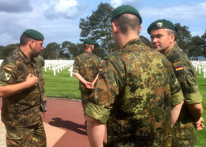 AfD aicina atjaunot obligāto militāro dienestu