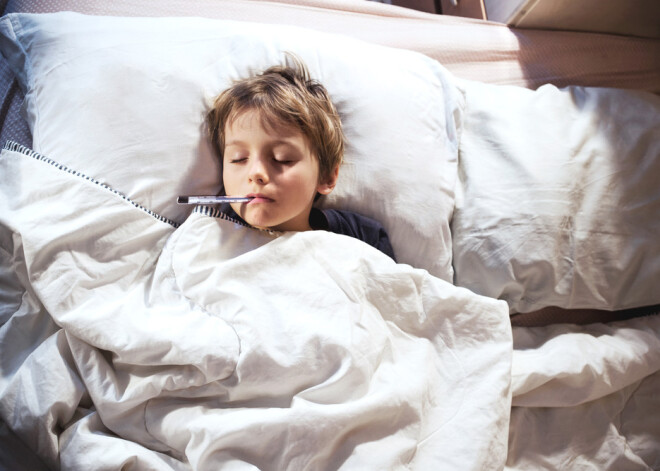 Karstākajā vasaras dienā - angīna. Kāpēc bērni slimo arī vasarā?