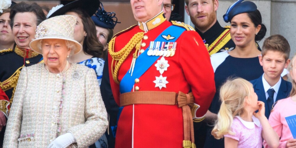 Эксперт рассказал, как королева Елизавета II относится к разладу между принцами Гарри и Уильямом