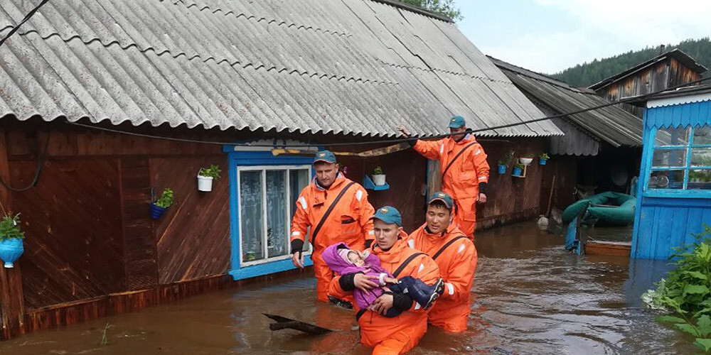 VIDEO: plūdos Sibīrijā no ārpasaules izolēti 4 ciemi un daudz bojāgājušie
