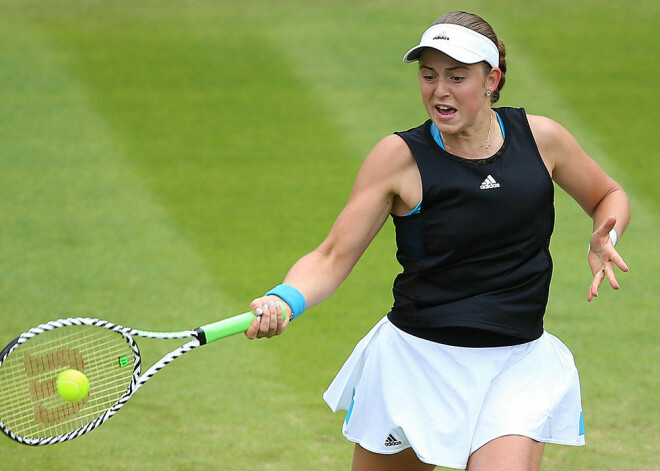 Ostapenko kļūdām bagātā mačā nepārvar Vimbldonas čempionāta pirmo kārtu