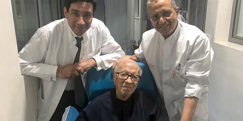 92 gadus vecais Tunisijas prezidents Sabsi izrakstīts no slimnīcas