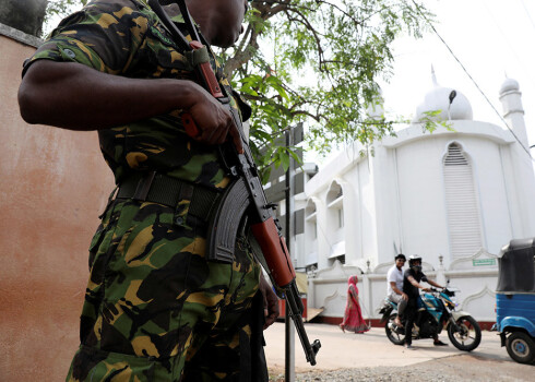 Šrilankā saistībā ar Lieldienu teroraktiem aiztur policijas priekšnieku un bijušo aizsardzības ministru