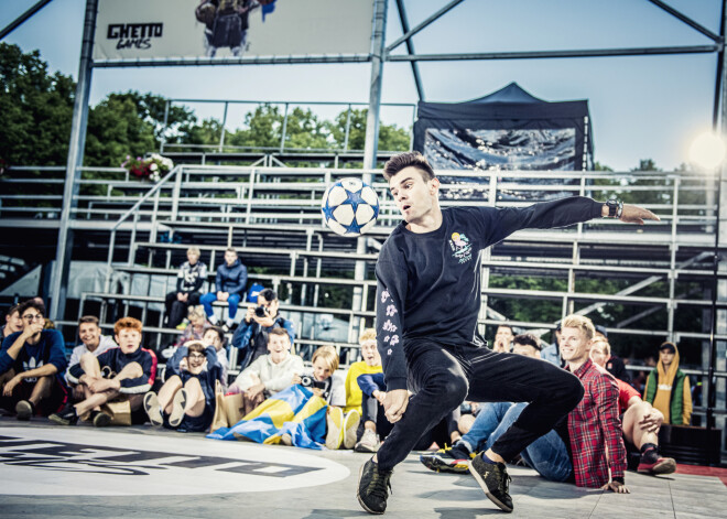 Par "Ghetto Nextball" futbola frīstaila čempionu kronēts polis Kielars