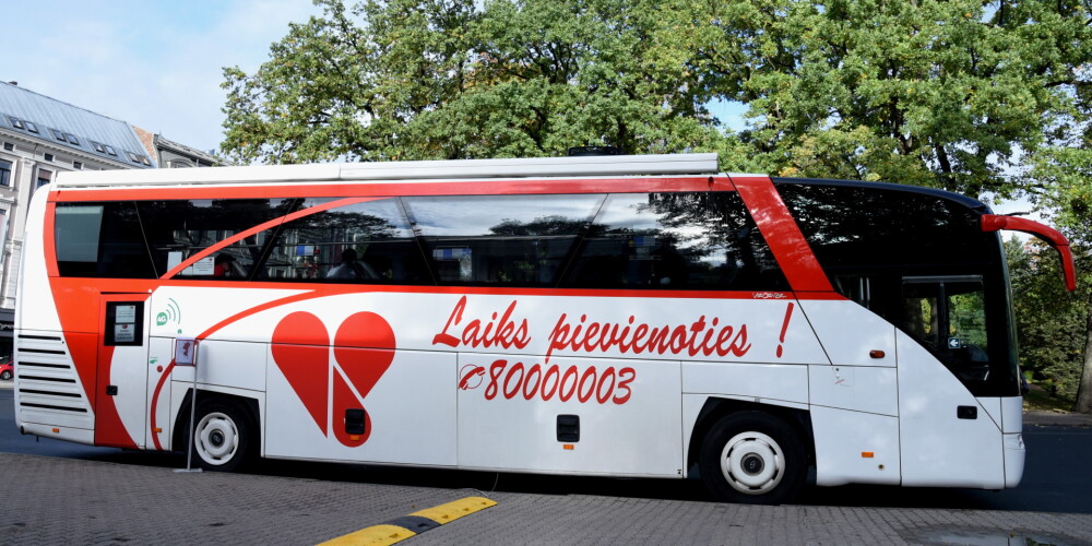 Asinsdonoru busiņš šomēnes brauc uz daudzām Latvijas pilsētām - ieskaties sarakstā, arī tu esi gaidīts!