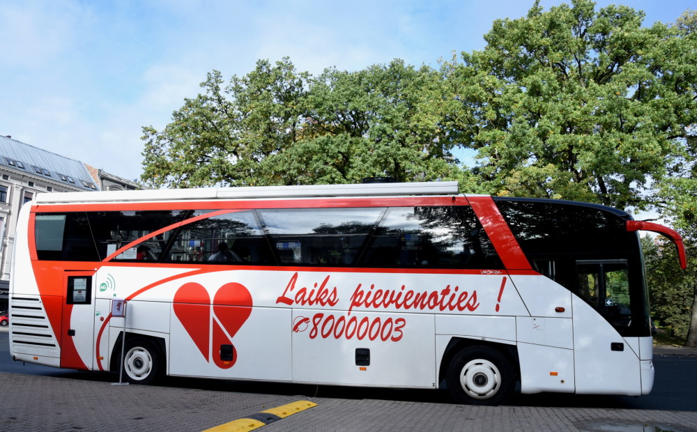 Asinsdonoru busiņš šomēnes brauc uz daudzām Latvijas pilsētām - ieskaties sarakstā, arī tu esi gaidīts!