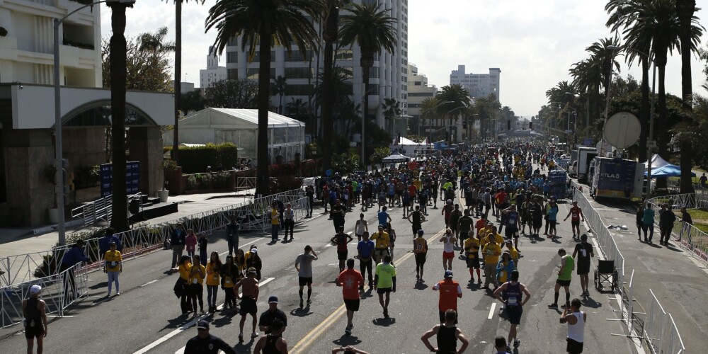Par šmaukšanos trasē apsūdzēts 70 gadus vecs maratona dalībnieks Losandželosā atrasts miris