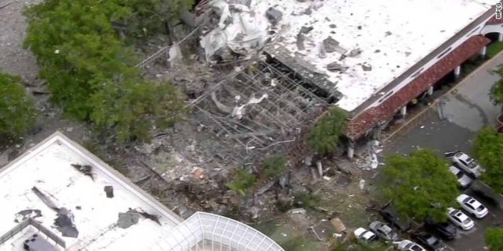 Floridā uzsprādzis lielveikals - daudz cietušo, daļa ēkas pilnībā sabrukusi