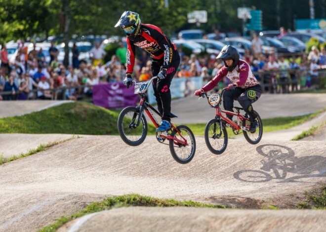 Jaunajā "Štromberga" BMX trasē Valmierā noskaidrojas pirmie Latvijas čempionāta līderi