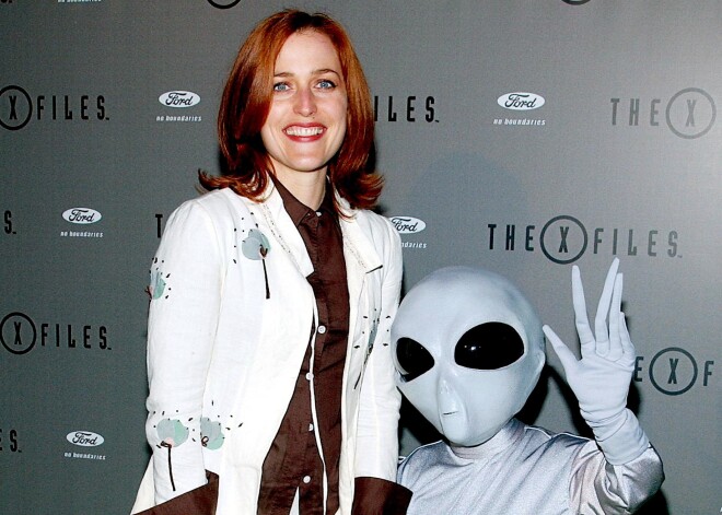 Andersone, Berija, Rīvss - Holivudas zvaigznes, kas tic citplanētiešiem