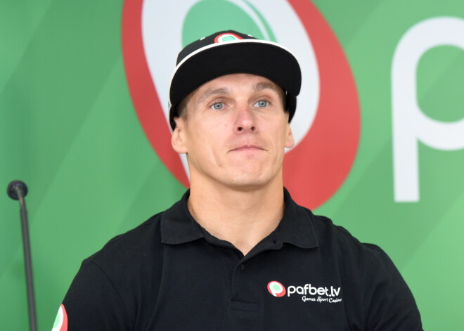 Stupelis ar Baksu uzvar pasaules čempionāta posmā un palielina pārsvaru kopvērtējumā