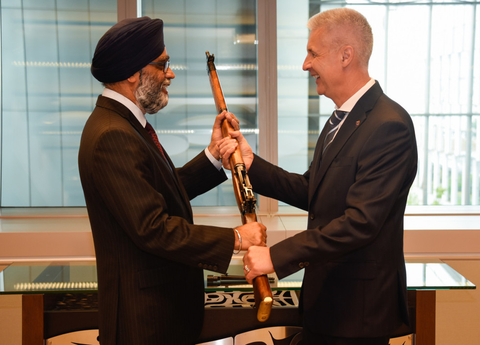 Pabriks Ticis Pie Sausanai Nederigas Sautenes Jauns Lv