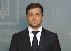 Zelinskis, kurš Ukrainas prezidenta amatā stājās pirms diviem mēnešiem, par savu galveno uzdevumu kā valsts prezidentam noteicis konflikta atrisināšanu.