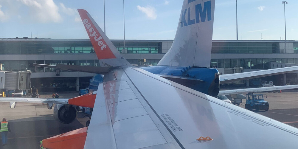 Два самолета столкнулись в аэропорту Амстердама