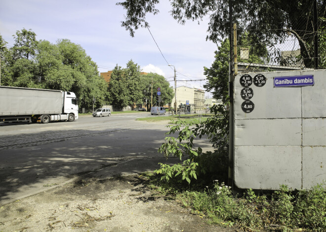 Plūdu mazināšanai Rīgas ielās šogad uzdod veikt remontdarbus atsevišķos ielu posmos