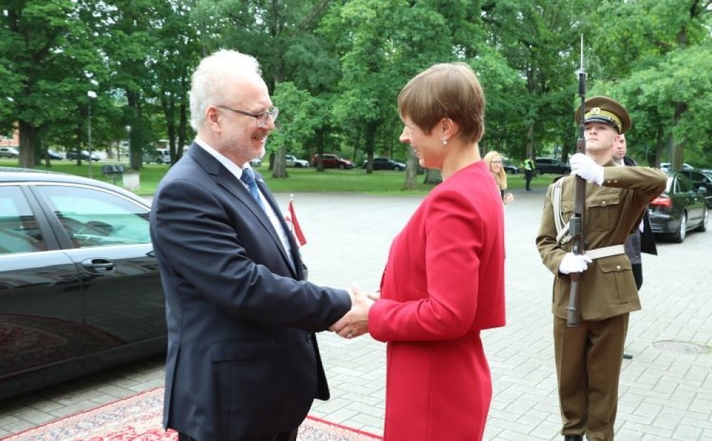 Лукашенко с сыном и президент латвии с сыном Лукашенко с сыном и президент латвии с сыном