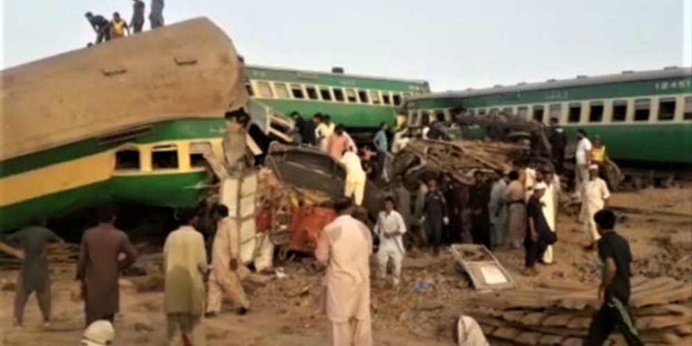 Pasažieru vilciena katastrofā Pakistānā 11 bojāgājušie