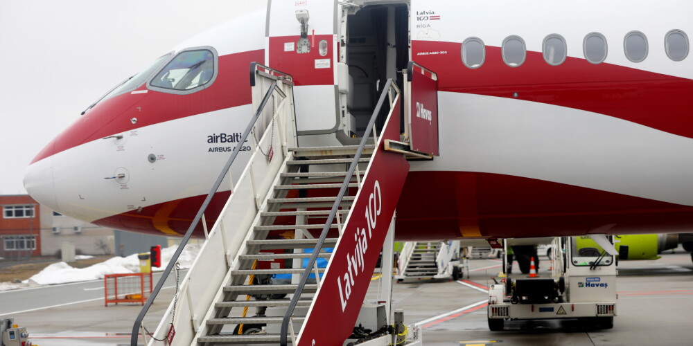 Латвийская авиакомпания довела пассажирку до истерики и даже не предложила воды