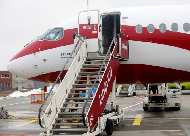 Латвийская авиакомпания довела пассажирку до истерики и даже не предложила воды