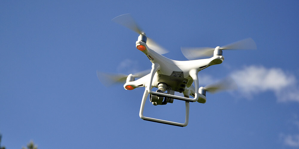 Šovakar ierobežota dronu izmantošana Lucavsalas apkārtnē