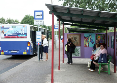 Autobusa pietura Abrenes ielā.