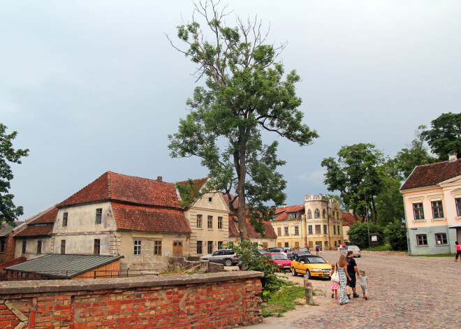 Kuldīga atradusi veidu, kā pie sevis vilināt jaunos ārstus un skolotājus