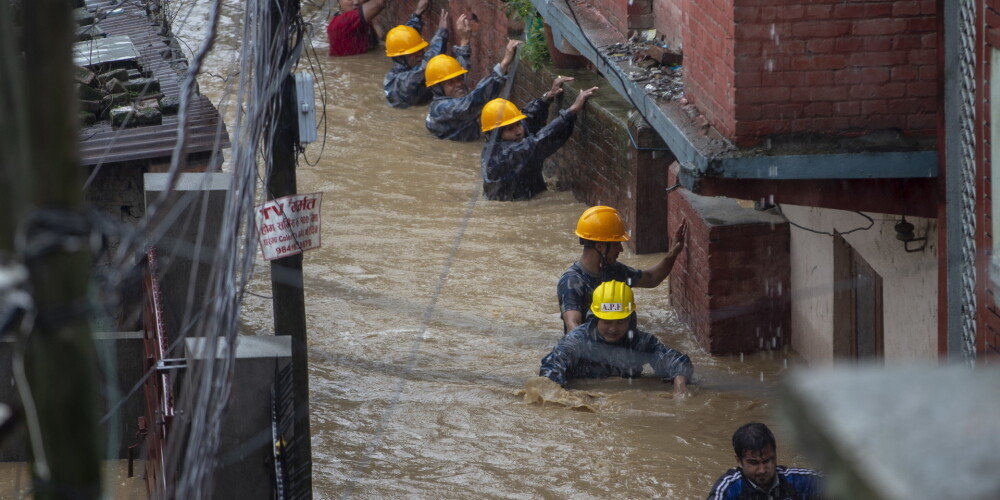 Lietavu izraisītos plūdos un zemes nogruvumos Dienvidāzijā 40 bojāgājušie