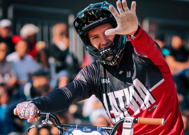 Latvijas BMX riteņbraucēji uzvar pirmajās Eiropas čempionāta komandu sacensībās