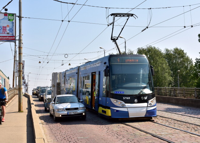 Rīgas sabiedriskajā transportā jūnijā pārvadāts par 12,46% mazāk pasažieru nekā maijā