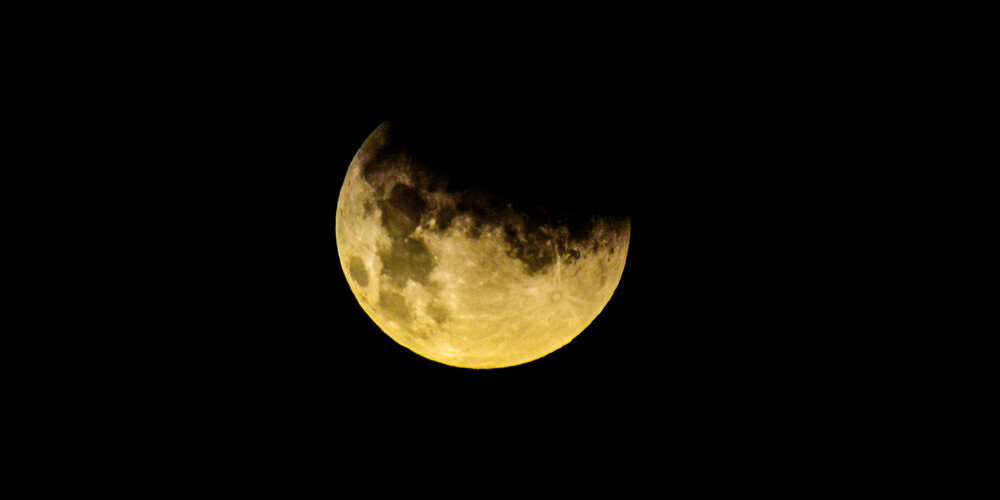 Сегодня вечером в Латвии можно будет наблюдать будет частичное затмение Луны