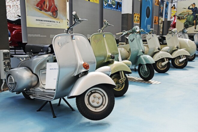  	"Vespa" ir slavenākais un izplatītākais motorollers pasaulē.