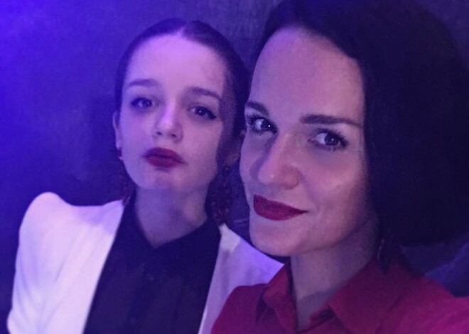 «У нее шикарная фигура»: певица Слава одобрила эротические фотосессии дочери