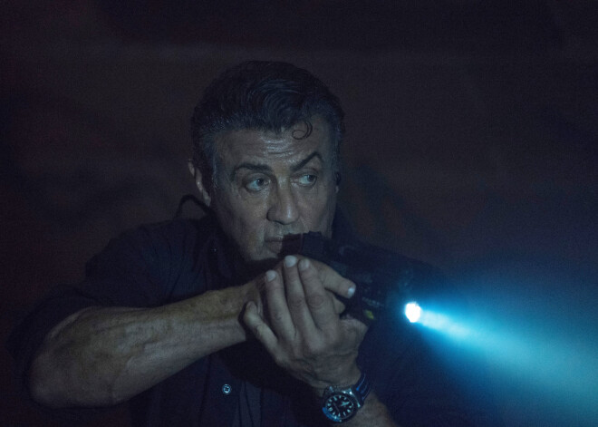 Silvestra Stallones jaunais grāvējs stāsta par bēgšanu no Latvijas cietuma. Filmu komentē Latvijas ieslodzījumu vietu pārvalde