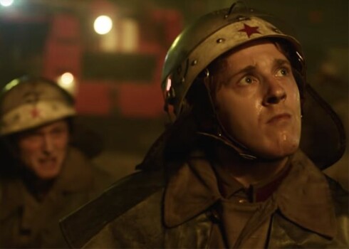 кадр из сериала "Чернобыль"