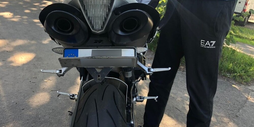 Рейды на мотоциклистов продолжаются: в Риге задержан очередной "кудесник"
