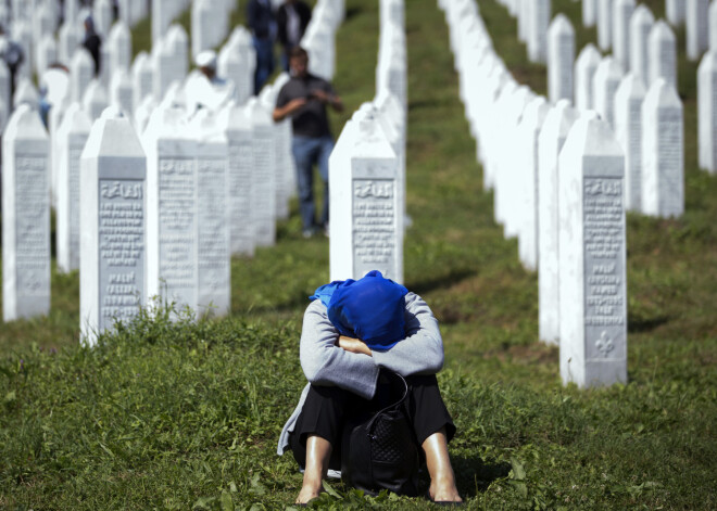 Nīderlandes Augstākā tiesa samazina valsts atbildības apmēru pret Srebrenicas upuriem