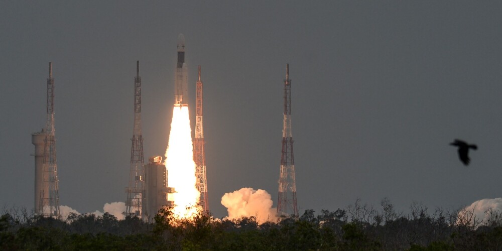Indija sāk savu otro kosmosa misiju Mēness izpētei