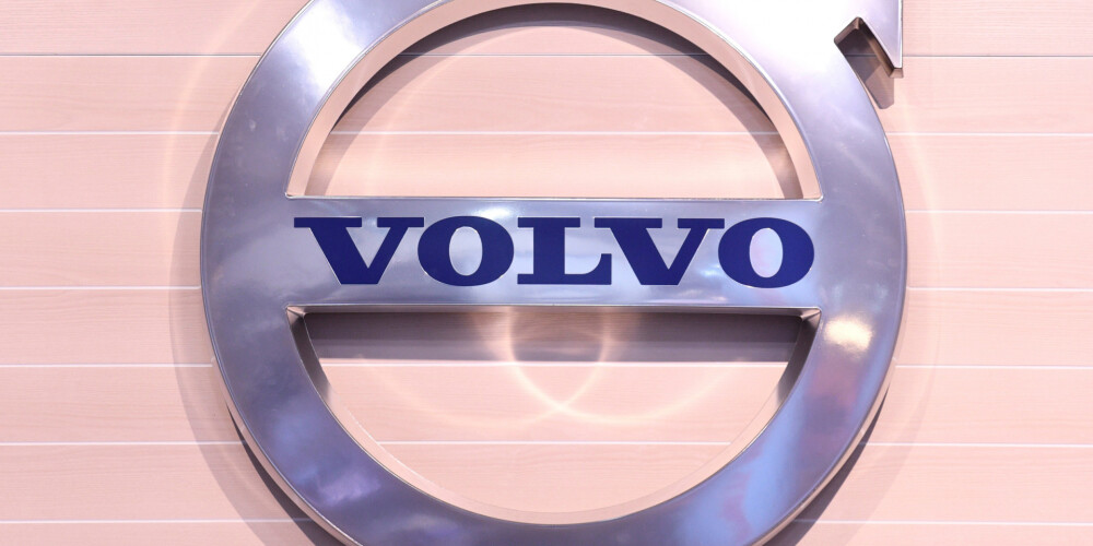 Dzinēja detaļas defekta dēļ atsauc vairāk nekā pusmiljonu jaunu "Volvo" automašīnu